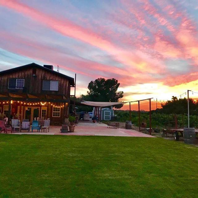 Sequoia View Vineyard Bed & Breakfast Sanger Exterior photo
