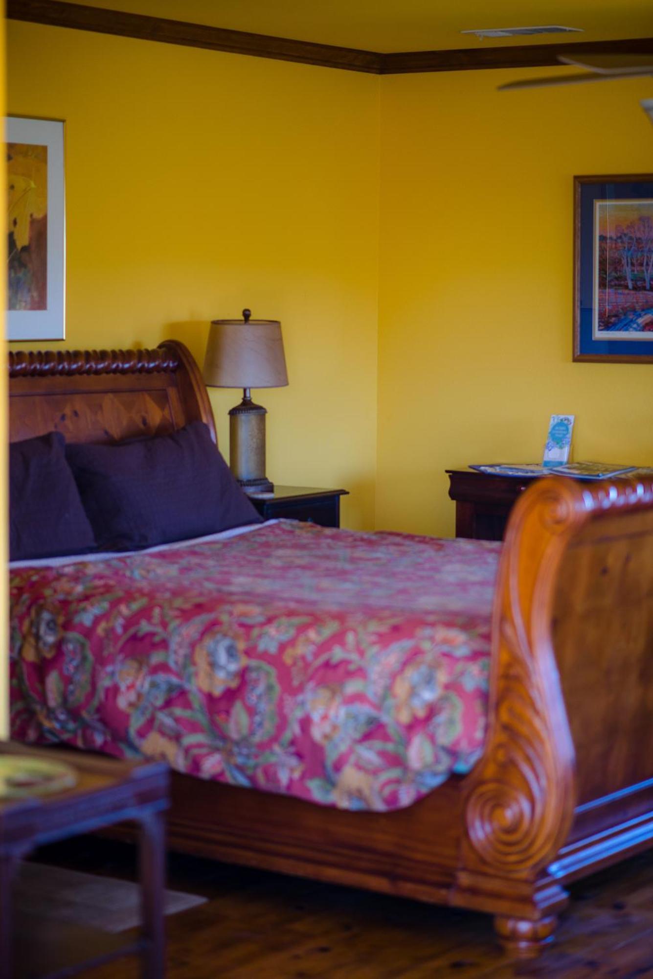 Sequoia View Vineyard Bed & Breakfast Sanger Exterior photo
